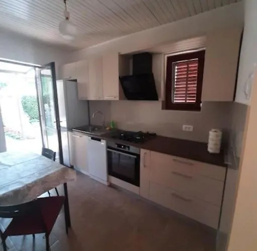 Apartment In Quiet Place Near The Beaches *