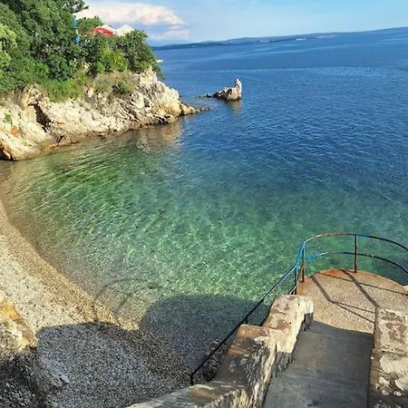 In Quiet Place Near The Beaches Apartament *