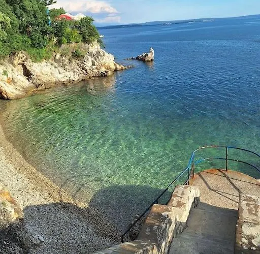 In Quiet Place Near The Beaches Apartament *